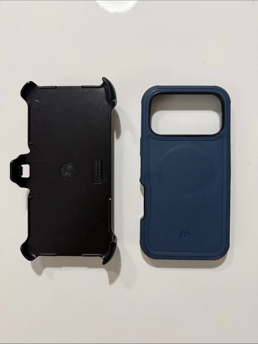 MyBat Pro Maverick Series Rogue Edition MagSafe Case for Apple iPhone 17 Pro blu